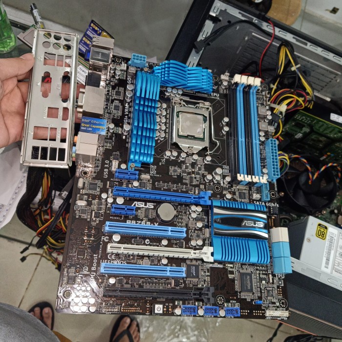 mainboard asus p8z68 v procsesor core i7-2600k sandy