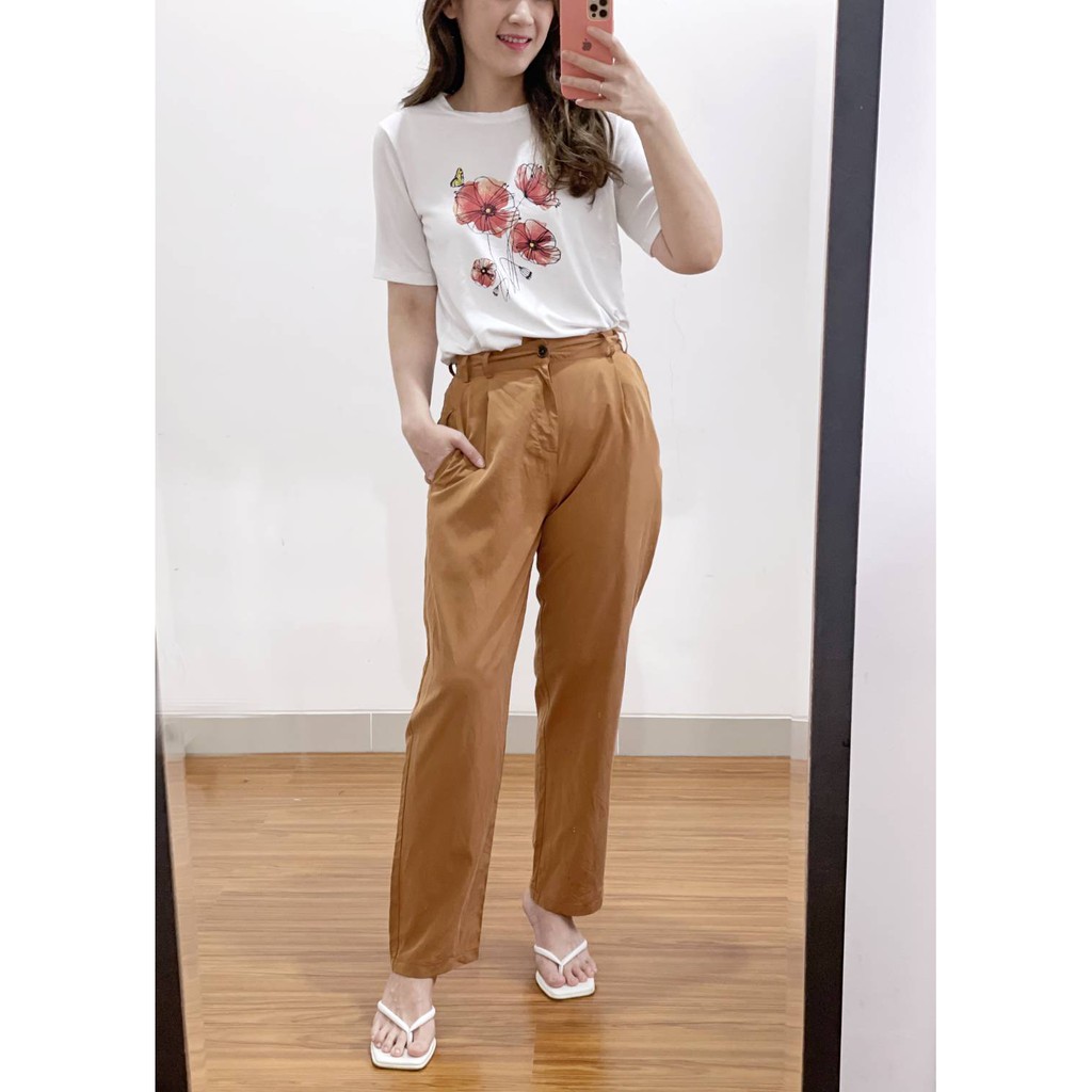 Uniqlo white poppy flower print crew neck soft tee