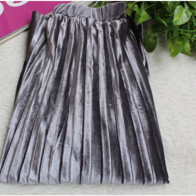 GROSIR ROK IMPORT / ROK 7/8 PLISKET BLUDRU VELVET PREMIUM  GLOSSY-7/8 SILVER KOREA