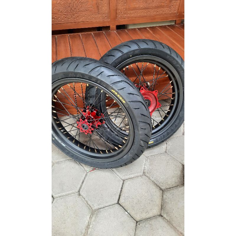 BAN SET SUPERMOTO CRF 250/300 RAKITAN BAN MAXXIS BARU