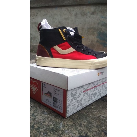 Ventela x Nevertoolavish yang ayam