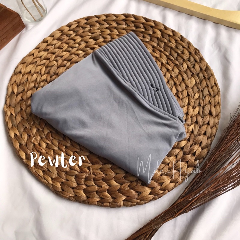Bergo Hamidah Jilbab Jersey Menutup Dada Kerudung Olahraga Instan Premium-Pewter