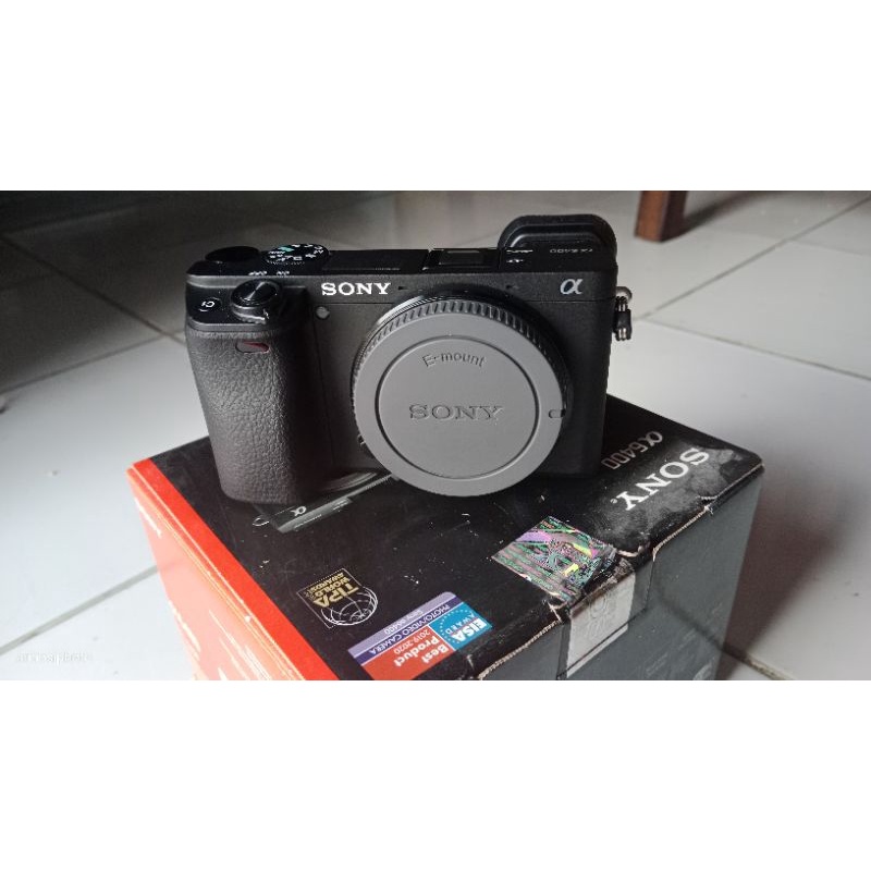 Sony a6400 second body only fullset like new