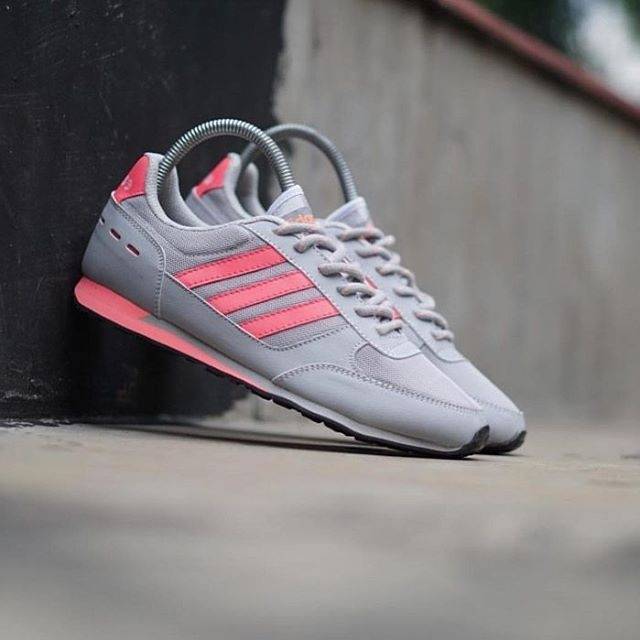 SEPATU CASUAL WANITA ADIDAS NEO