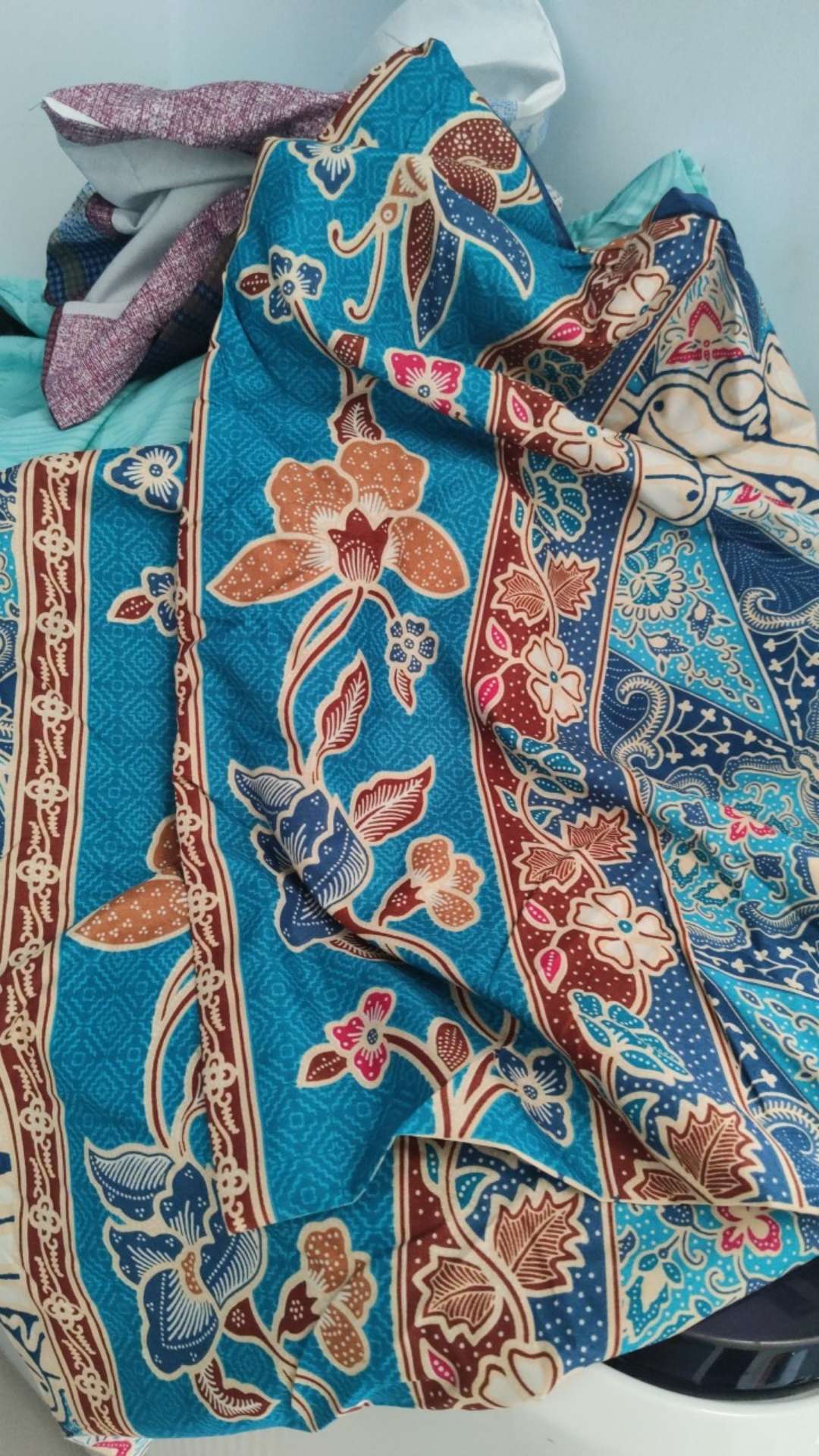 Set Sarung Bantal / Guling Merk Carmina - Halus Disperse Print - Sarban Isi 2 Batik