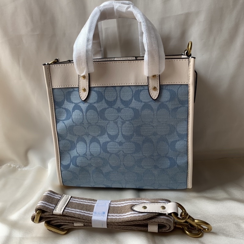 Coach Field Tote 22 In Signature Chambray(C4692)