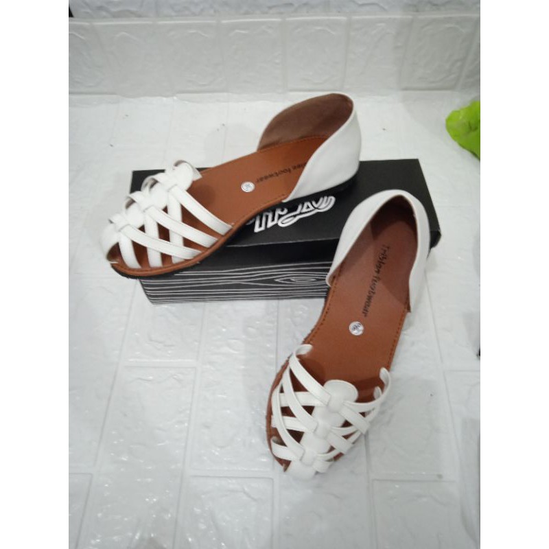 TRIBLEEFOOTWEAR sepatu flat wanita