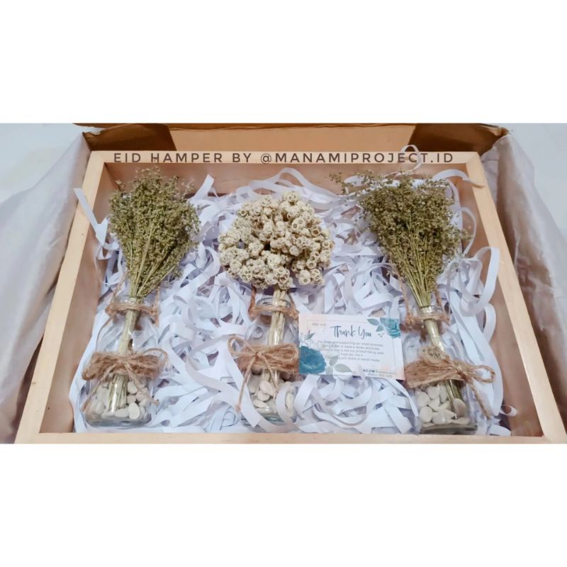 

Gift Box Hampers/ Hampers Kado / Hampers Unik / Hampers Pernikahan / Hampers Natal / Hampers Ulang Tahun / Mini Dried Flowers In Frame/ Pajangan Bunga kering /dekorasi rumah /kado