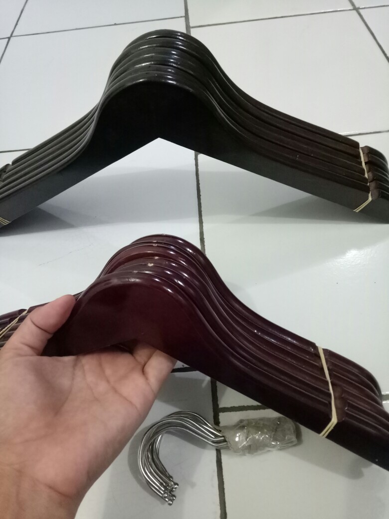 Hanger Kayu Anak Wallnut Coklat Tua