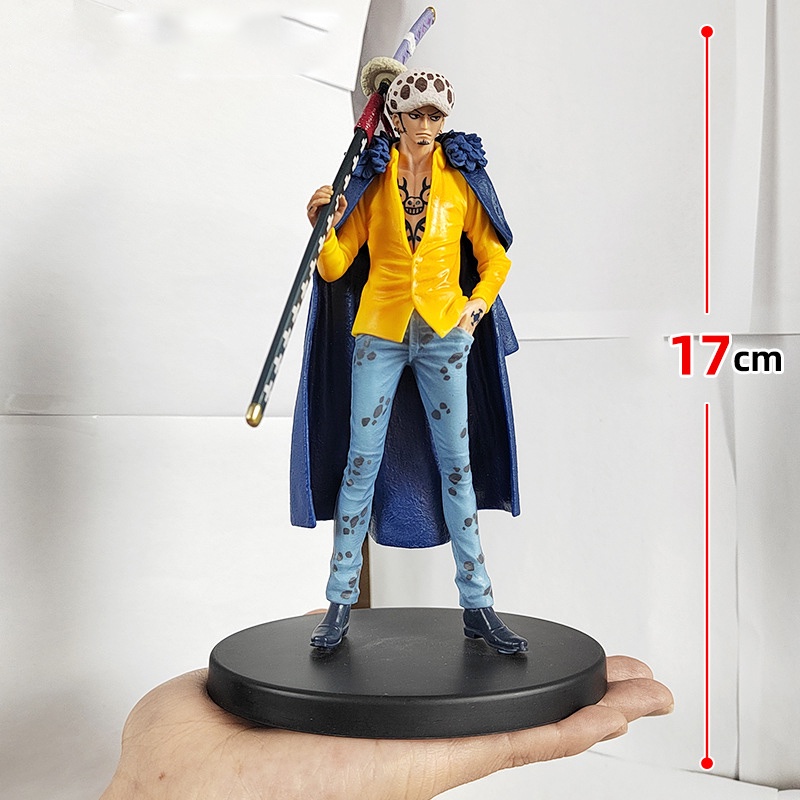 Action Figure Anime One Piece Trafalgar D. Mainan Action Figure Model Jubah Air Tertawa Untuk Dekorasi Rumah / Hadiah Anak