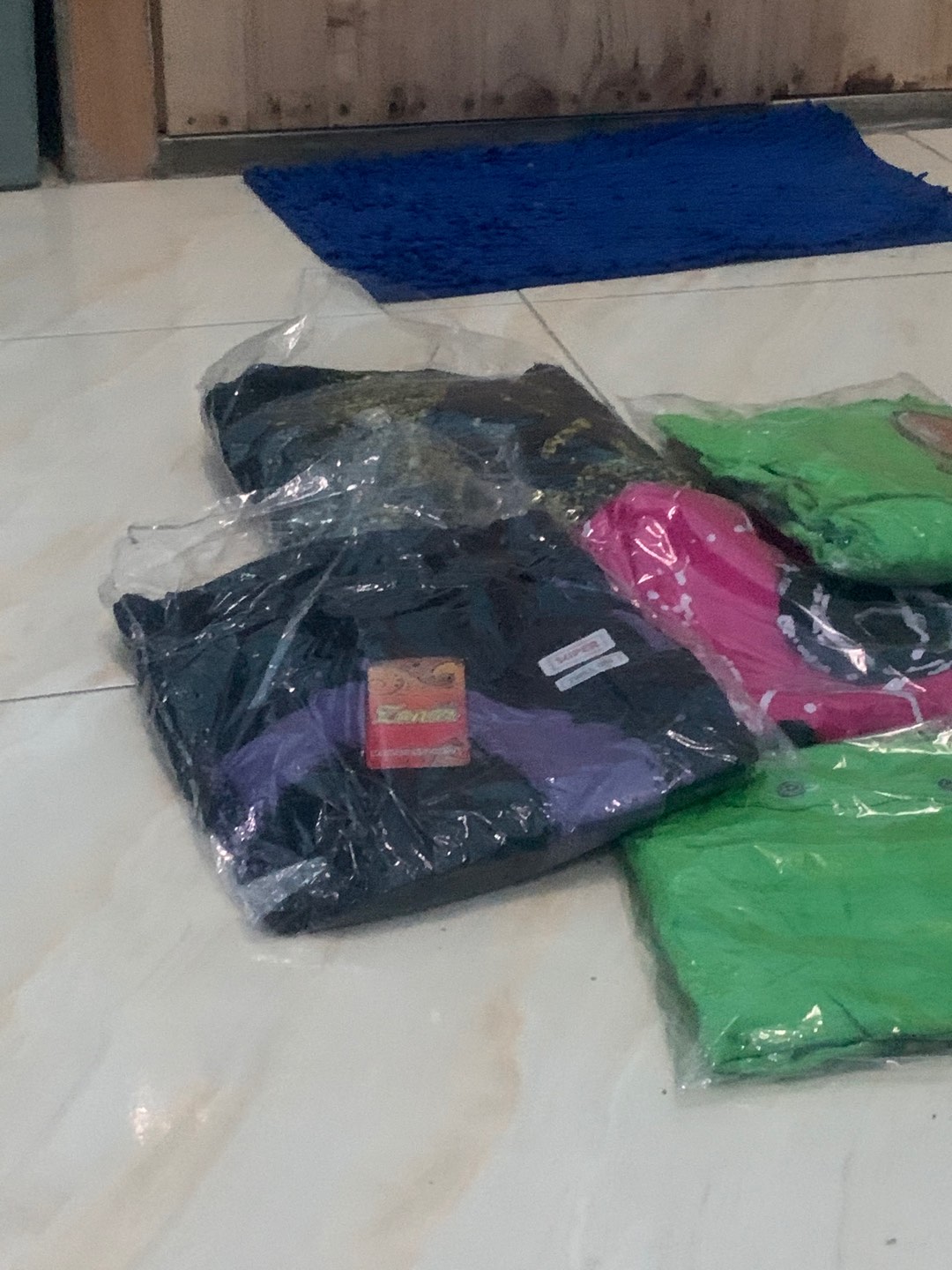 Atasan Lengan Pendek Pria