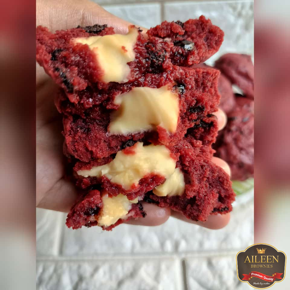 

SOFT COOKIES RED VELVET ISI KEJU (ISI 5 PCS)
