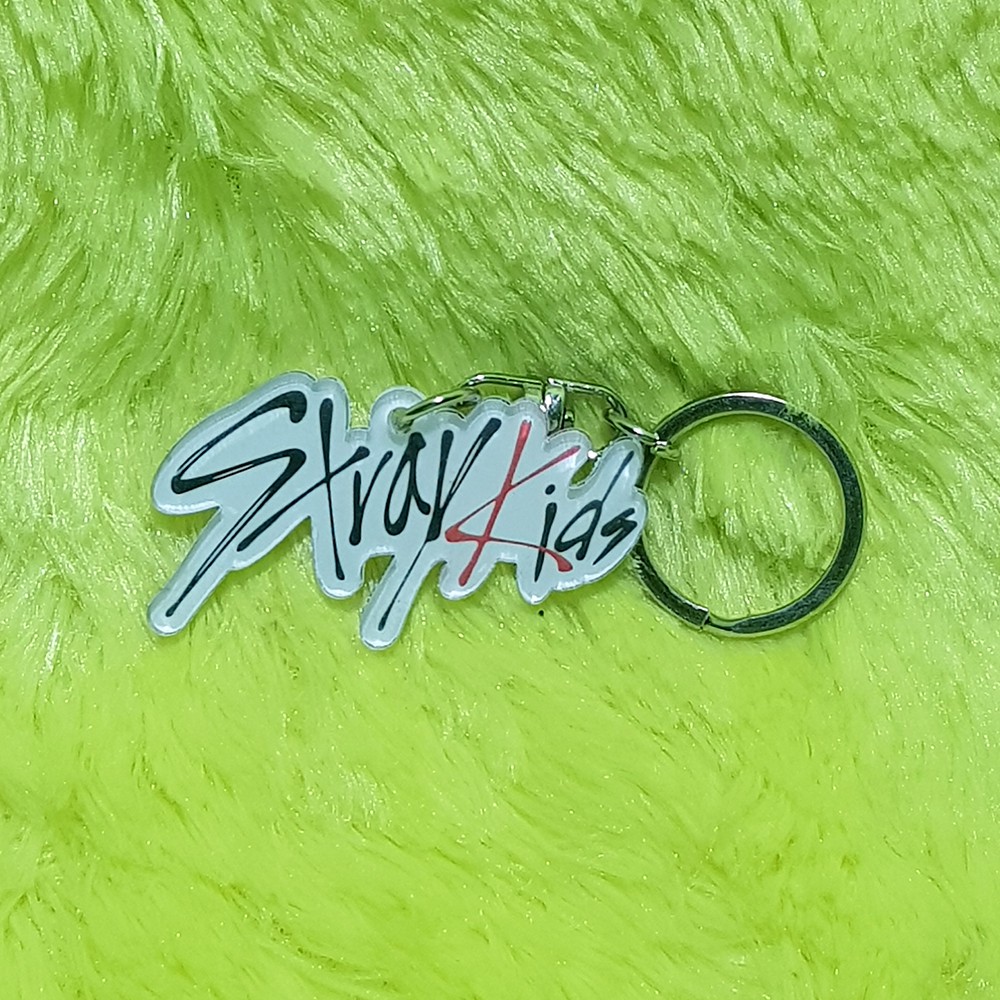 Gantungan Kunci Ganci Akrilik Kpop Logo Skz Straykids