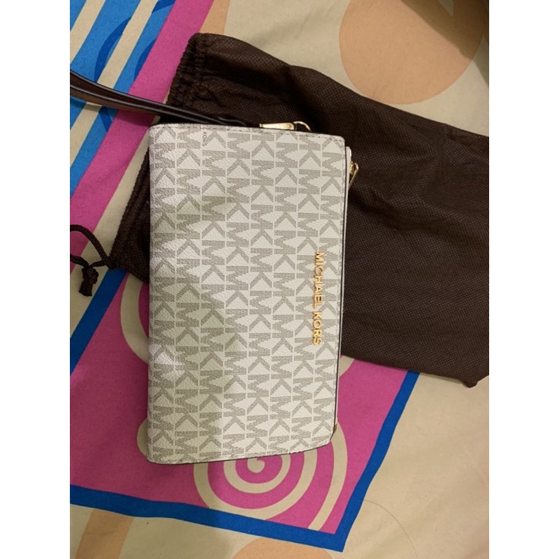 Dompet MK Jet Set Travel double zip wristlet wallet signature sz 19x11cm (KODE Y278)