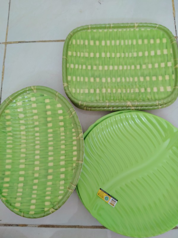 Piring Melamin Persegi Motif Rotan Unica W-7509