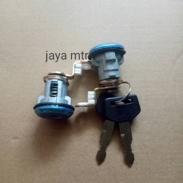 Kunci pintu / door key set Isuzu kbd26