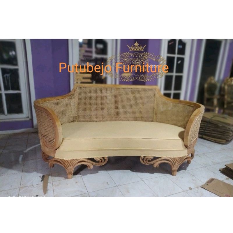 sofa kapsul rotan jok / kayu Jati