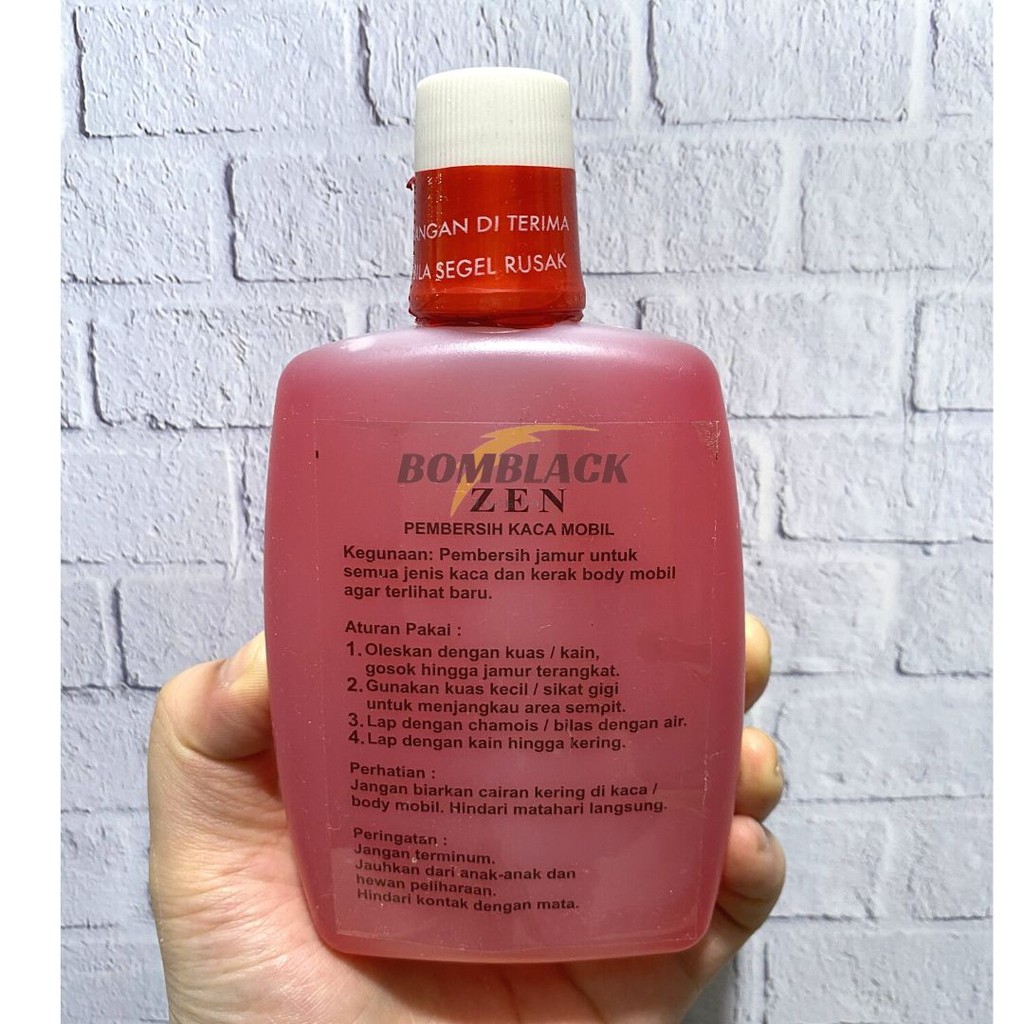 Cairan menghilangkan jamur kaca mobil