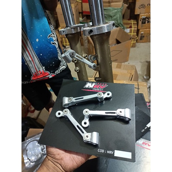 dudukan selang cakram/breket selang cakram UNIVERSAL pnp ke semua sekok depan/dudukan selang cakram shok depan (Panjang)