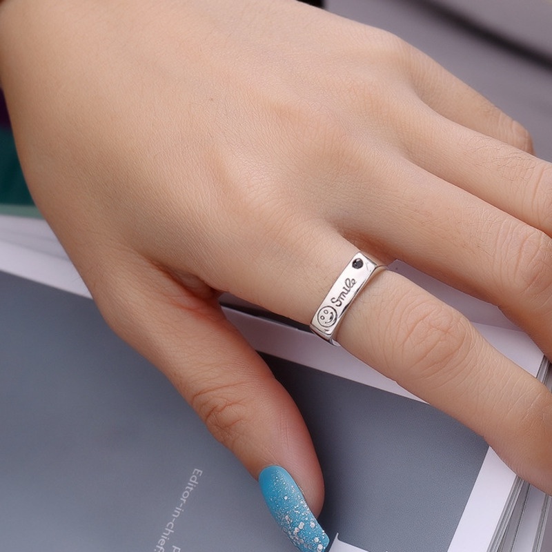 Cincin Bentuk Kotak Motif Smiley Face Gaya Retro Korea