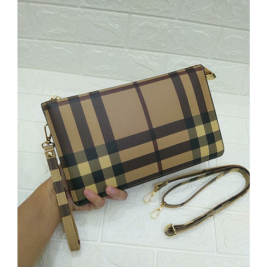 Clutch Burberry/ Dompet 3 Ruang