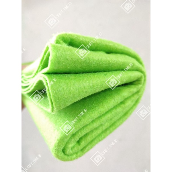 KAIN FLANEL / FELT IMPOR TEBAL 1 METER-LIME (HIJAU MUDA)