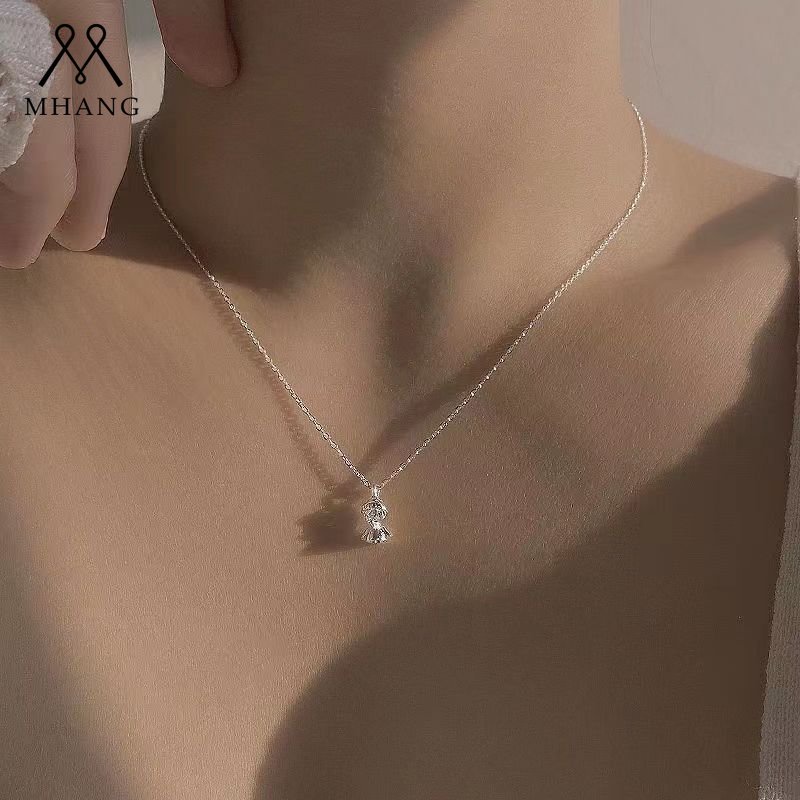 Kalung Liontin Desain Boneka Sunny Day Hias Berlian Gaya Koreasimple Untuk Wanita