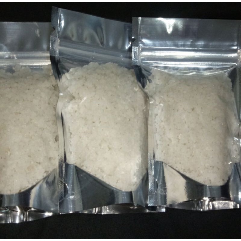 

Garam kristal laut / Crystal sea salt non yodium/ Garam Krosok / Garam Kasar 1000 gram/1 kg