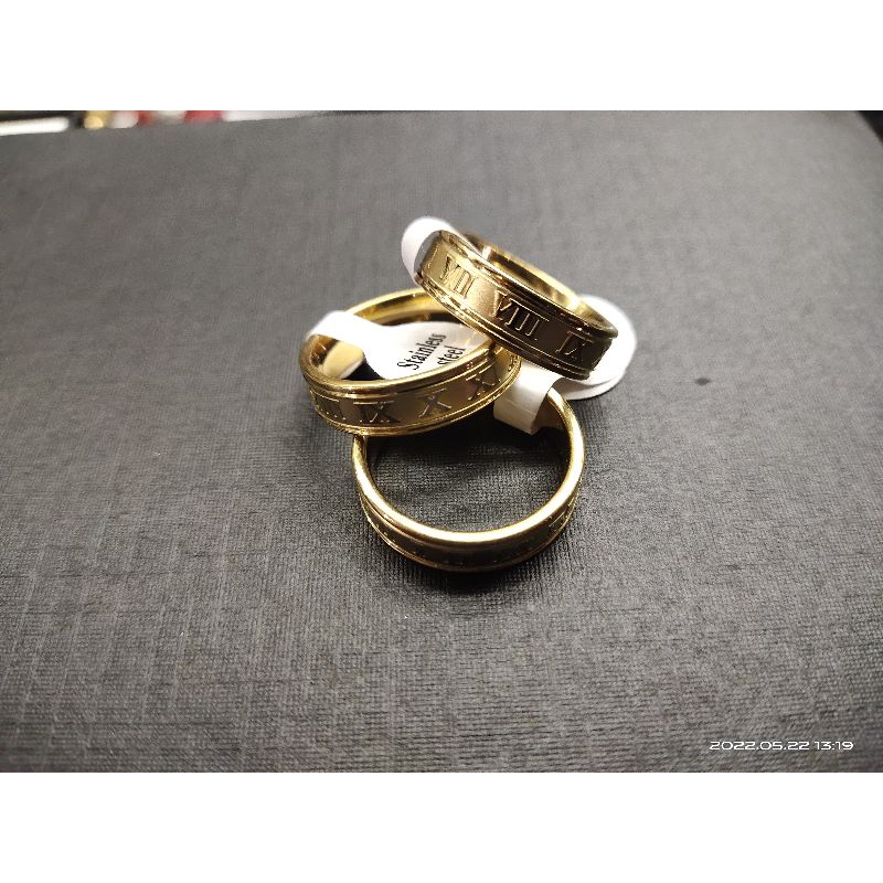 cincin titanium/stainless steel motif angka Romawi gold isi 36 pcs