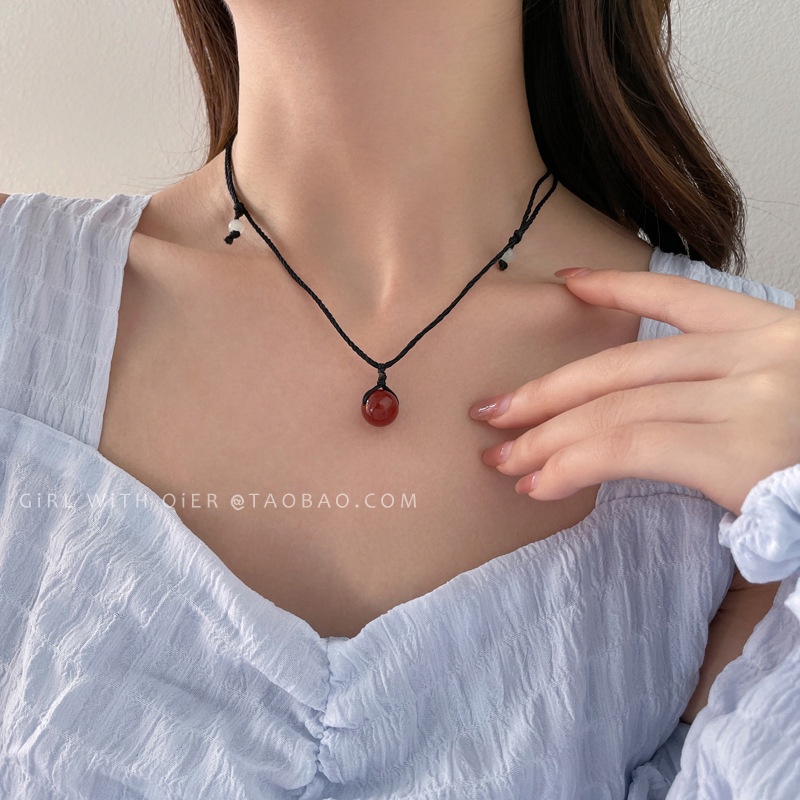 Kalung Rantai Klavikula Dengan Liontin Batu Akik Merah Hitam Gaya Retro Untuk Aksesoris