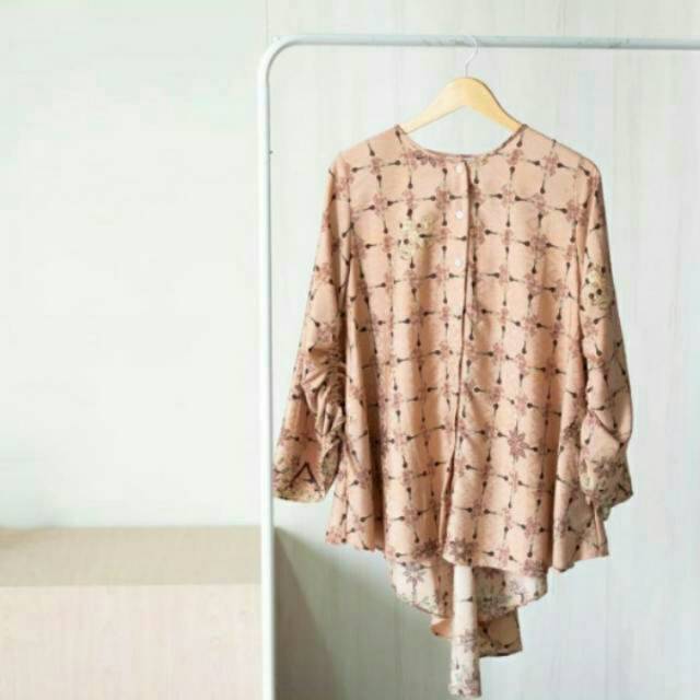 Kuranji top Ria Miranda