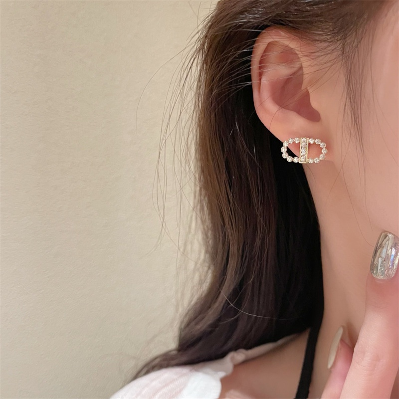 Anting Huruf D Berlian Kilat Aksesoris Telinga fashion Korea Wanita