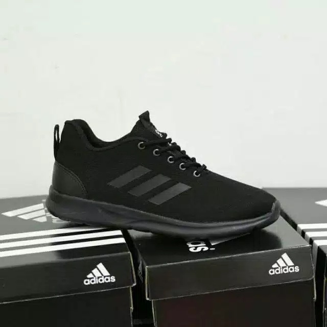 SEPATU SEKOLAH FULL BLACK