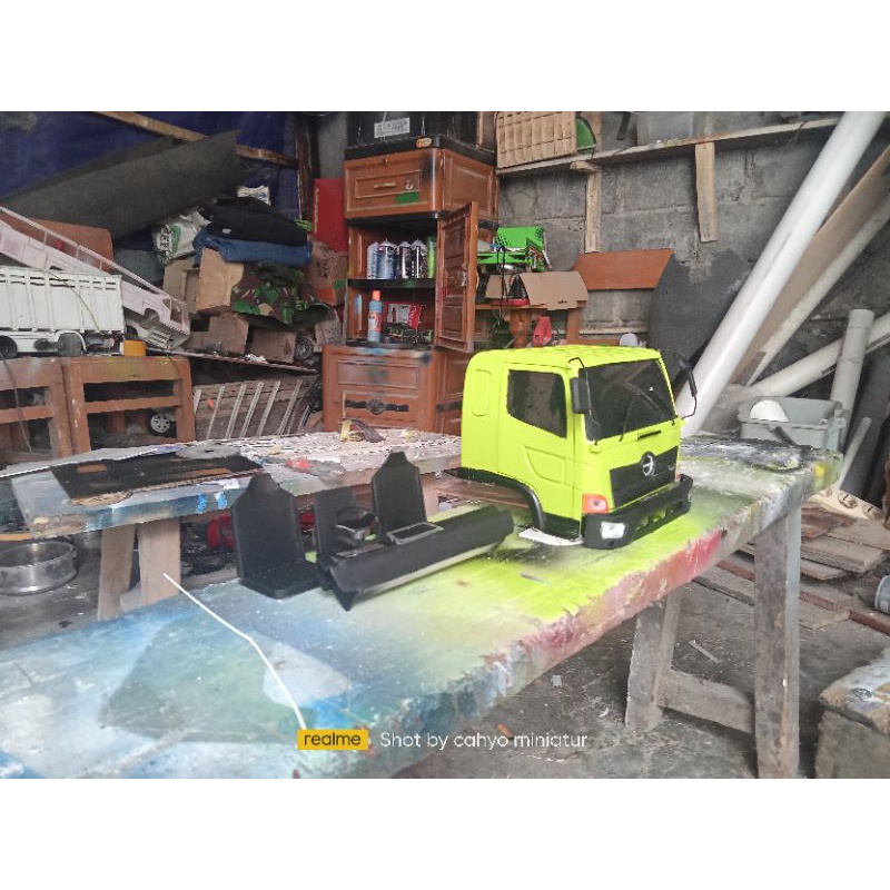 kabin miniatur truk hino 500 ..skala 1/14