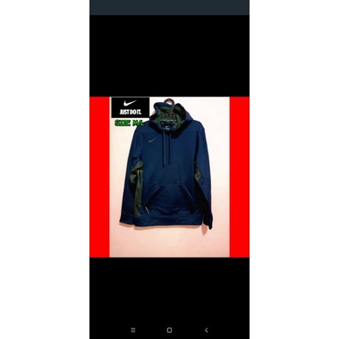 Jaket pria Nike. Preloved