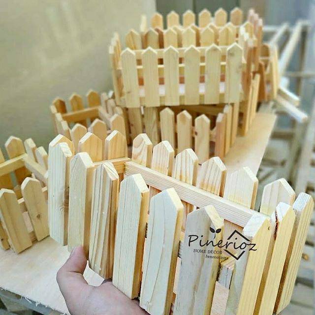 Rak Pagar Kayu / Vas Bunga kayu / PINERIOZ