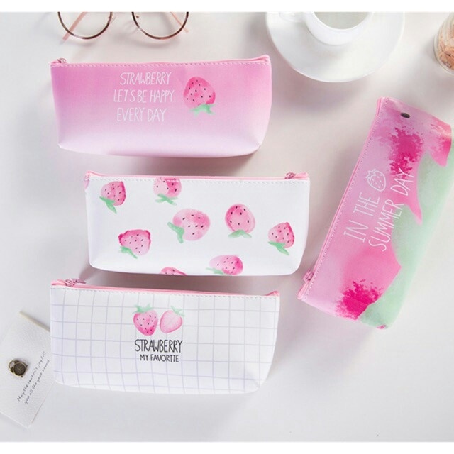 

Kusus Hari Ini Tempat Pensil Strawberry My Favorite Bagus