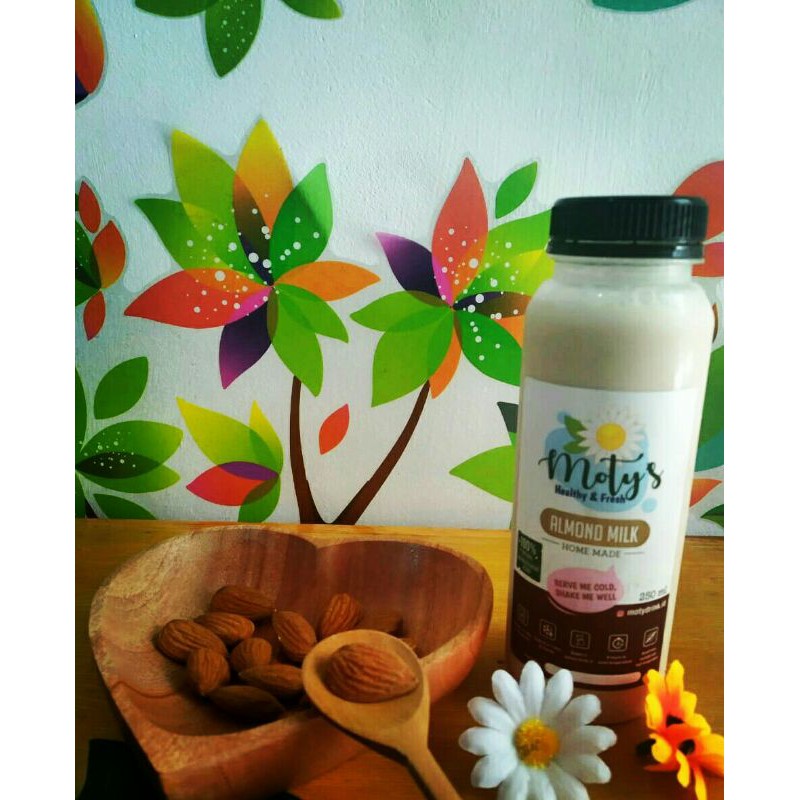 

Almond Milk 250ml / di olah dengan Almond Premium dan bahan bahan yg berkualitas