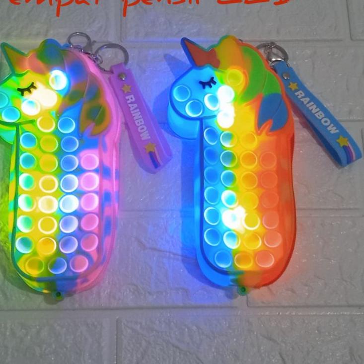 

Dijamin Hemat Tempat pensil Pop it Unicorn LED