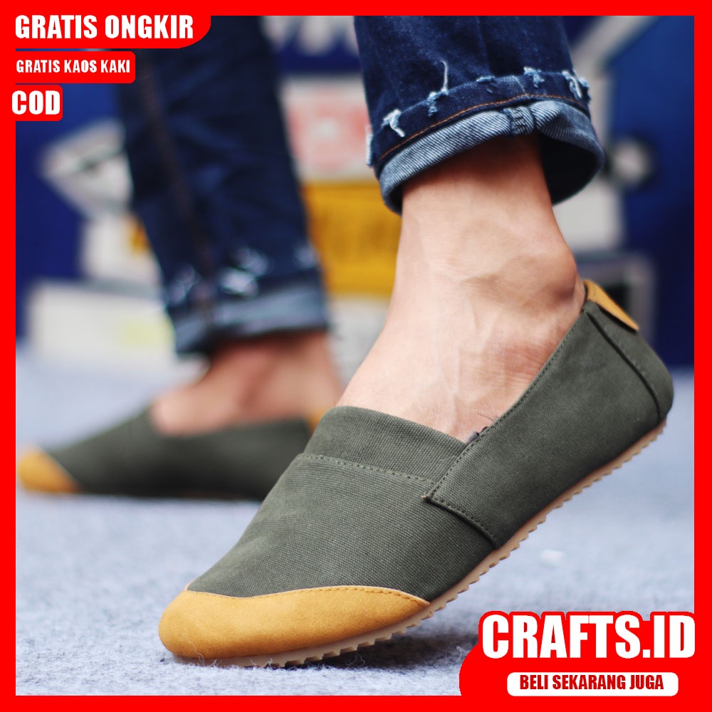 CRAFTS X KEN Sepatu Slip On Pria Sepatu Casual Pria AntSlip Slop Cowok/Cowo Original Sepatu Kasual Kerja Gaya Santai Keren Kekinian Termurah