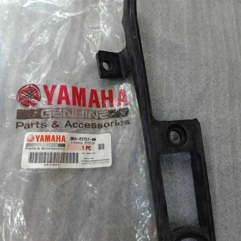 KARET TATAKAN RANTAI R15 NEW, ASLI YAMAHA BK6-F2151-00