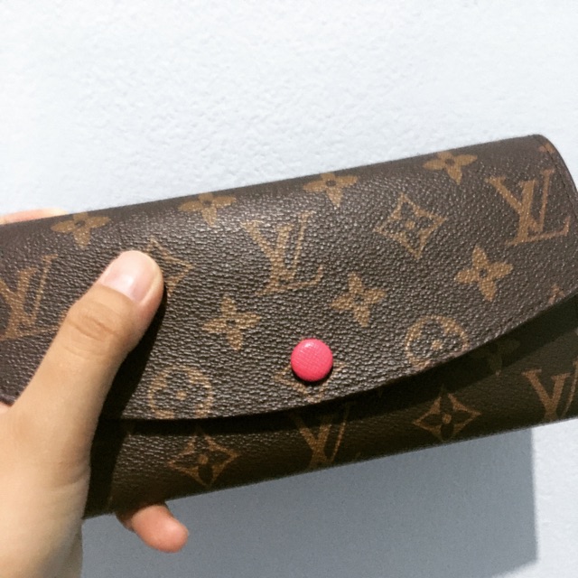 Preloved dompet lv emilie