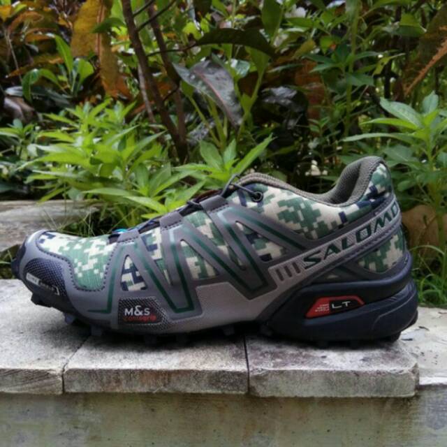 Sepatu Gunung Salomon premium