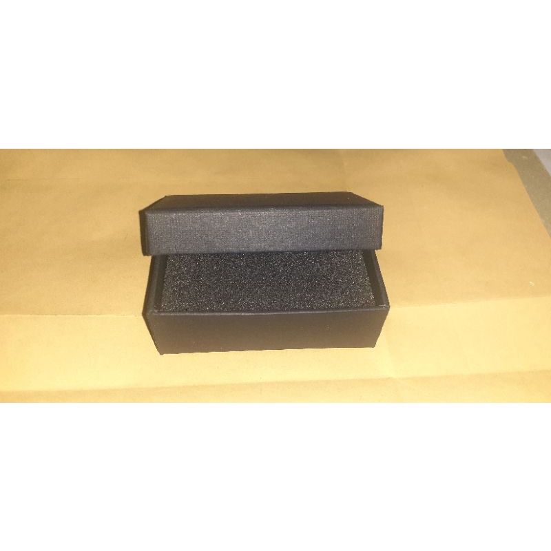 

Box kado cincin ukuran 5 x 9 cm