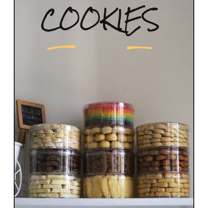 

Home Made Premium Cookies ikiloo.malang (chocochip,kuekacang,palmsuiker,semprit keju,putri salju,lidah kucing,nastar keju,castangle)