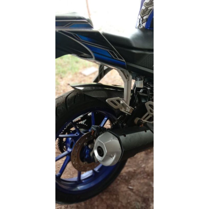Hungger arm spakbor arm YAMAHA R15 V3 CARBON CLUP