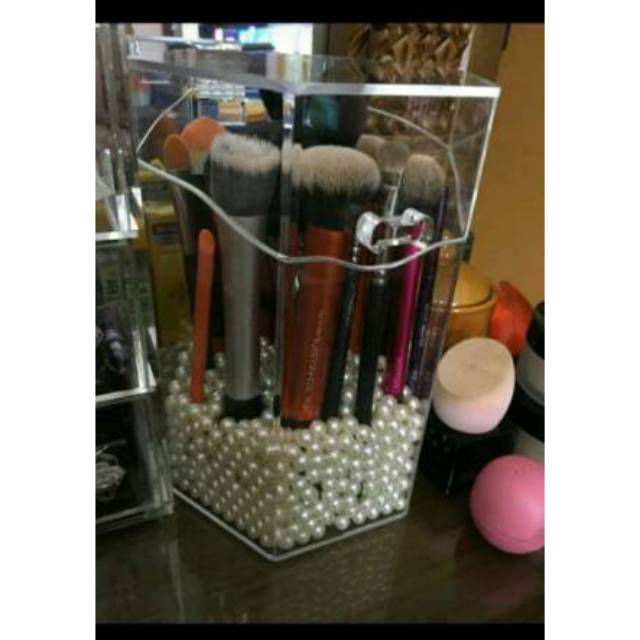 

Tempat brush akrilik hexagonal , acrylic brush holder hexagonal