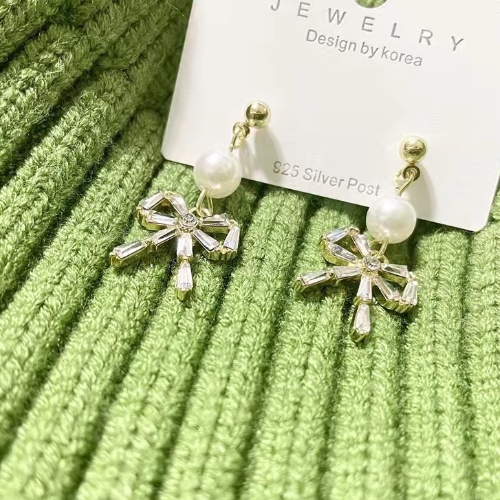 (Hello Girl)E05 Anting Wanita Model Tusuk Motif Pita Gaya Korea Import-E05 Mutiara Pita