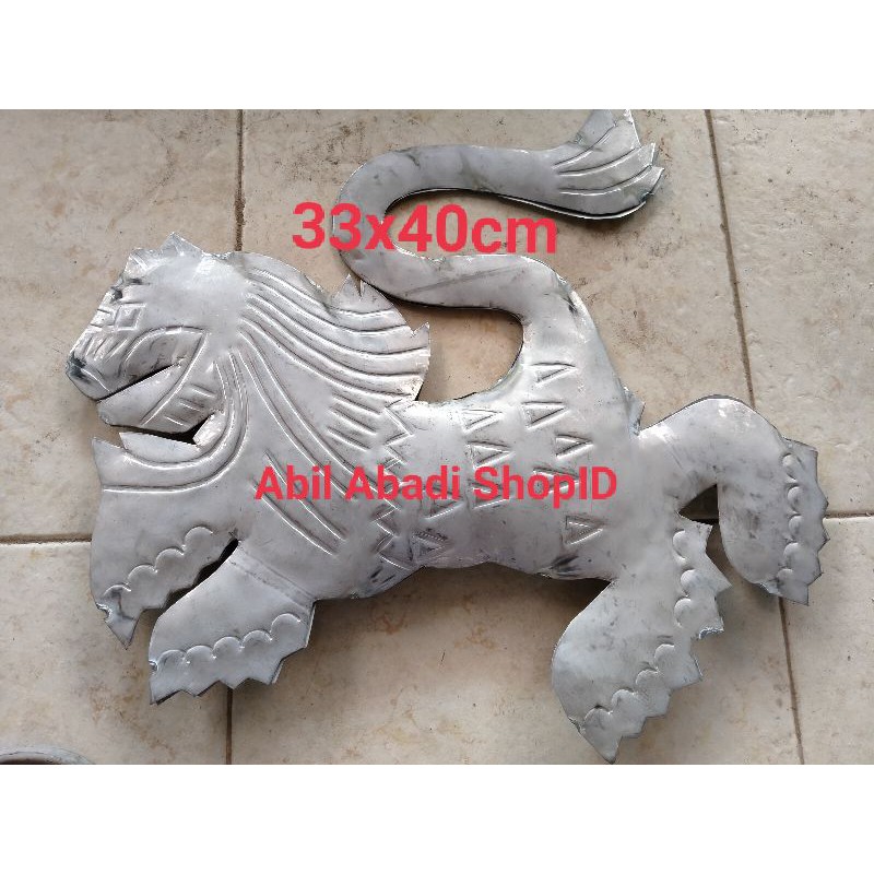 Ornamen pagar besi asesoris singa pelat ukuran 33x40cm Handmade