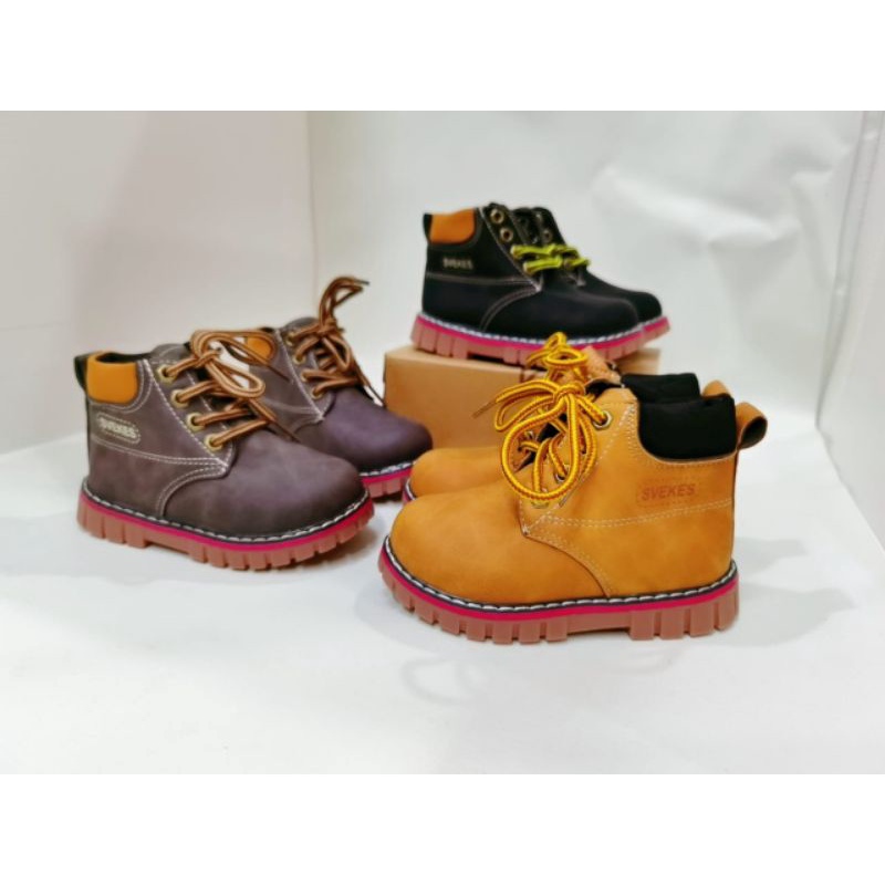 sepatu anak sepatu boots/sepatu sneaker bobozai import